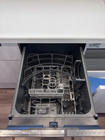 新築戸建　伴東8丁目の設備|ビルトイン食洗機付きで、食後の片付け時間を大幅短縮！ ご自身の時間を大切にできます。