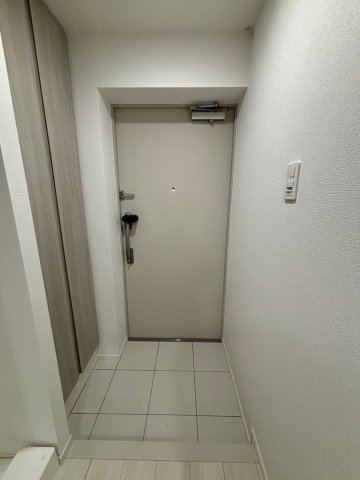 プレール・ドゥーク方南町の玄関