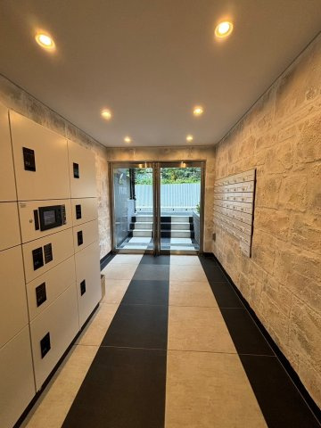 プレール・ドゥーク方南町のロビー