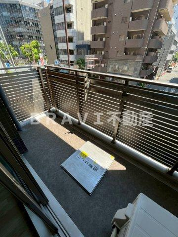 RISING Maison 本町橋（ライジングメゾンホンマチバシ）　BRAVI不動産のバルコニー|【RISING Maison 本町橋】広々としたバルコニーです