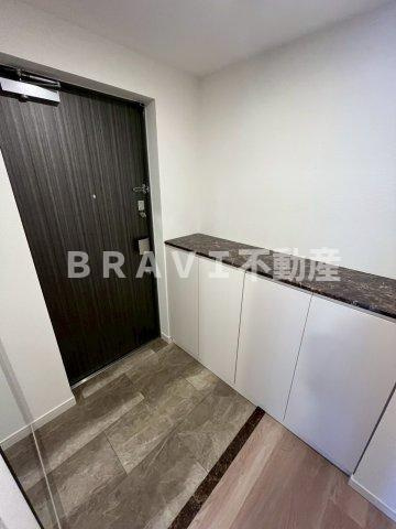 RISING Maison 本町橋（ライジングメゾンホンマチバシ）　BRAVI不動産の玄関|【RISING Maison 本町橋】毎日通る玄関はこちらです