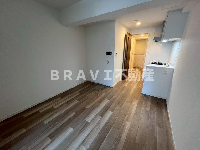 RISING Maison 本町橋（ライジングメゾンホンマチバシ）　BRAVI不動産の居間・リビング|【RISING Maison 本町橋】おしゃれなリビングです