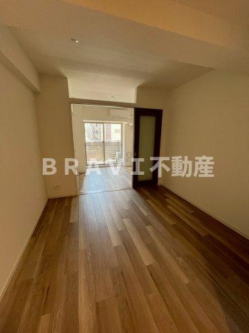 RISING Maison 本町橋（ライジングメゾンホンマチバシ）　BRAVI不動産の洋室|【RISING Maison 本町橋】落ち着いた色調の洋室です