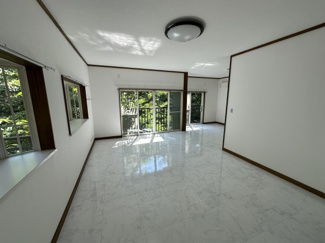 【居間・リビング】 | 【北杜市高根町清里】リフォーム済の中古物件