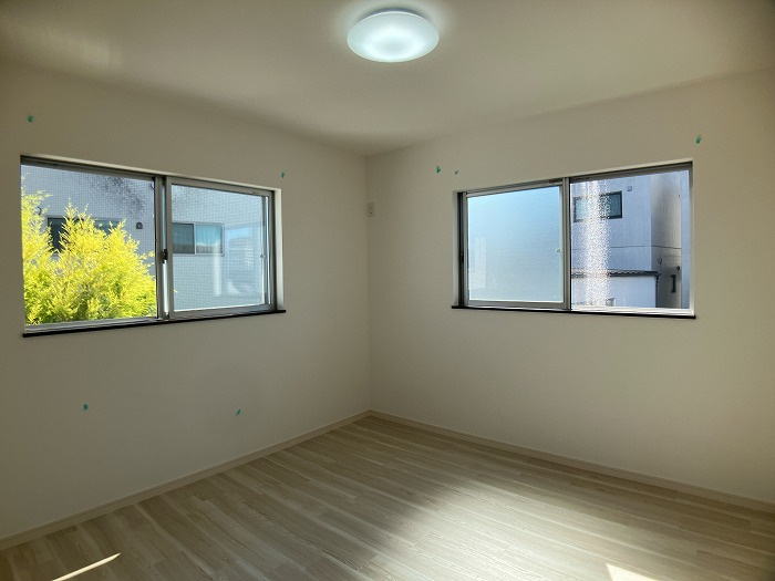 岡崎市柱曙2丁目の洋室