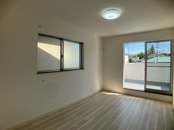 岡崎市柱曙2丁目の洋室