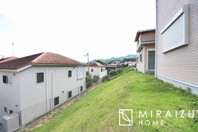 【玄関】 | ヤギや羊が飼えそうなお庭ものんびりです
