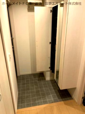 【玄関】 | 東山ヒルズⅡ | ※同物件・反転タイプ
