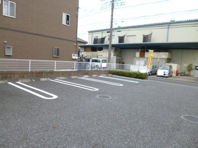 エスポワール参番館の駐車場