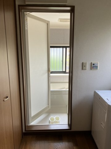 広沢３丁目中古戸建の独立洗面台