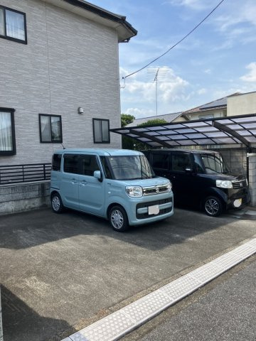 広沢３丁目中古戸建の駐車場