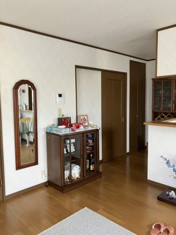 広沢３丁目中古戸建の居間・リビング