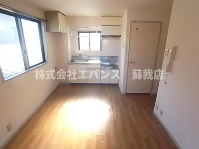 【居間・リビング】 | 亀ヶ岡ロイヤルハイム | おしゃれなリビングです