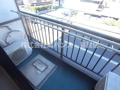 【バルコニー】 | 亀ヶ岡ロイヤルハイム | 陽当たり良好なバルコニーです