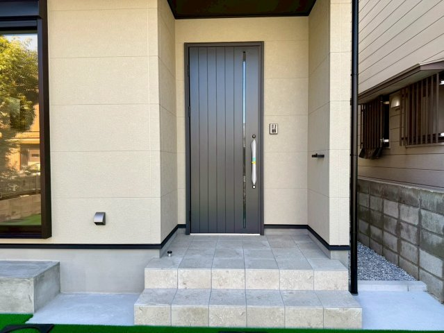 高知市高須3丁目　新築戸建ての玄関