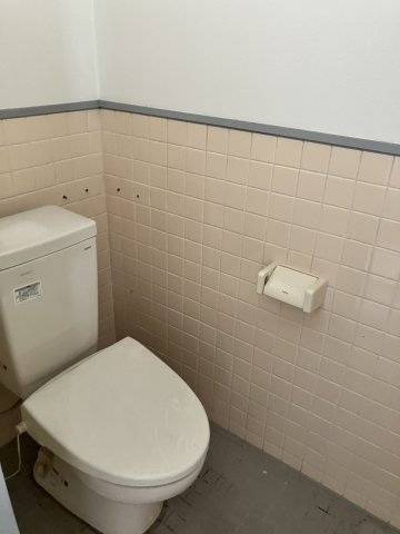 西之島５７－１事務所のトイレ