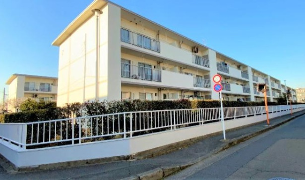 立川羽衣町住宅2号棟の外観|建物外観を気になさる方へ、見た目の良い物件です