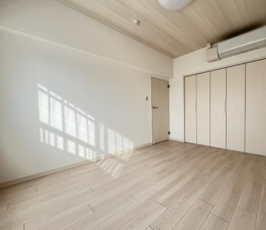 立川羽衣町住宅2号棟の洋室|落ち着いた色調の洋室です