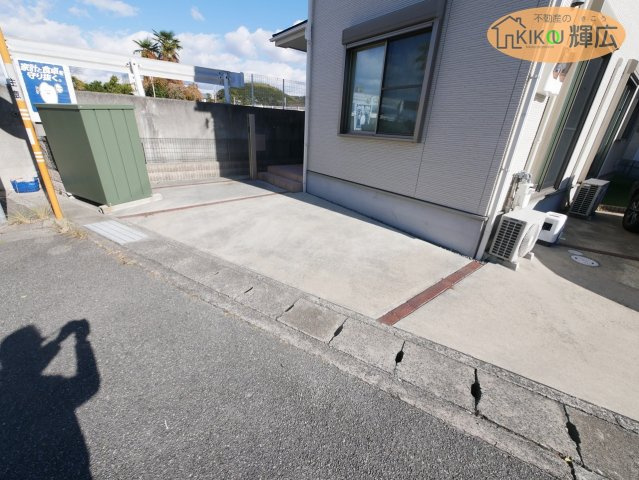 姫路市白浜町宇佐崎中1丁目　中古戸建の駐車場