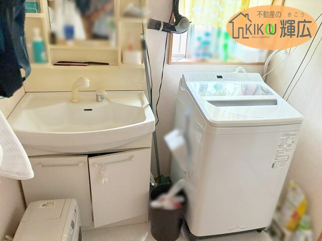 姫路市白浜町宇佐崎中1丁目　中古戸建の独立洗面台