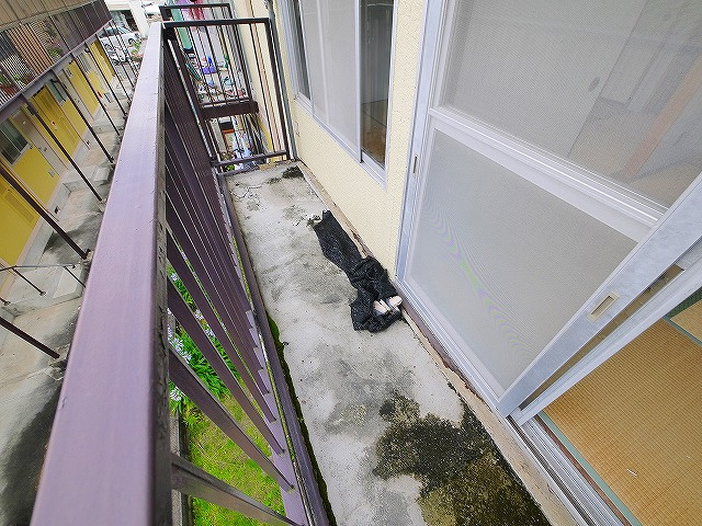 サンハイツ富雄B棟のバルコニー