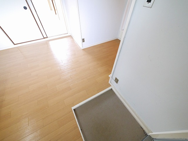 サンハイツ富雄B棟の玄関