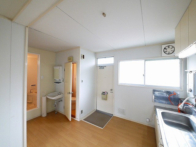 サンハイツ富雄B棟の居間・リビング