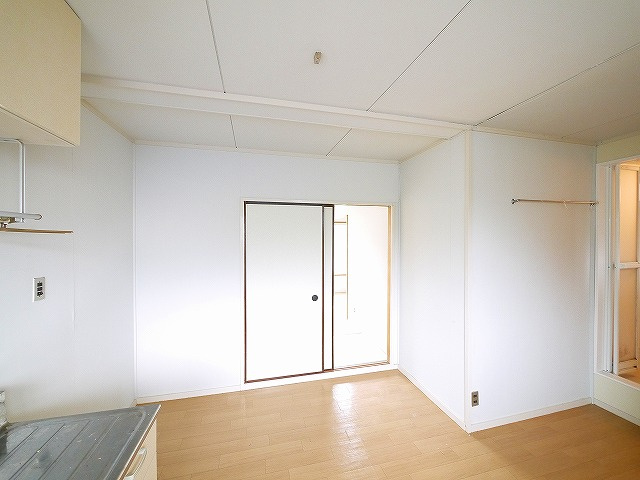 サンハイツ富雄B棟の居間・リビング