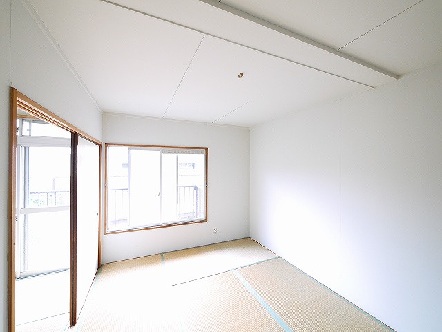 サンハイツ富雄B棟の和室