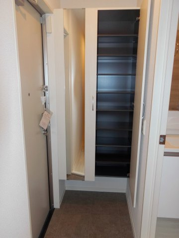 クレール林崎の玄関