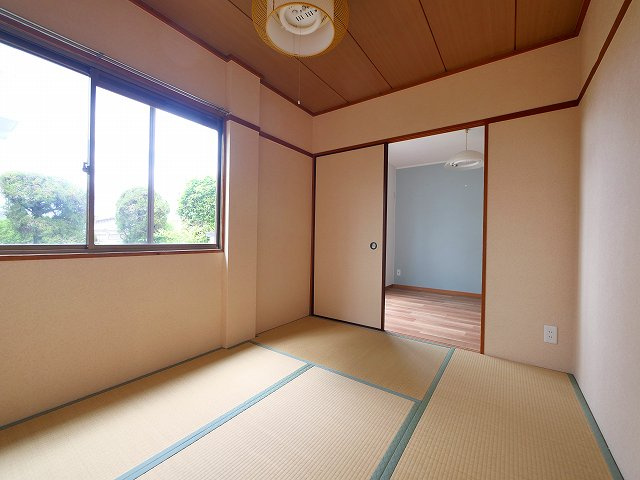 サニーハイム富雄の和室