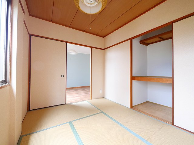 サニーハイム富雄の和室