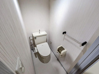 【トイレ】 | ニューライトマンション | 温水洗浄便座です