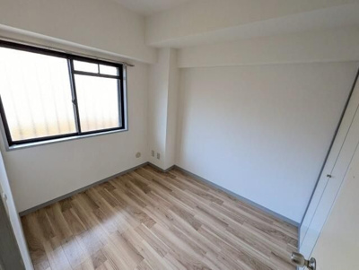 【洋室】 | ニューライトマンション | 落ち着いた色調の洋室です