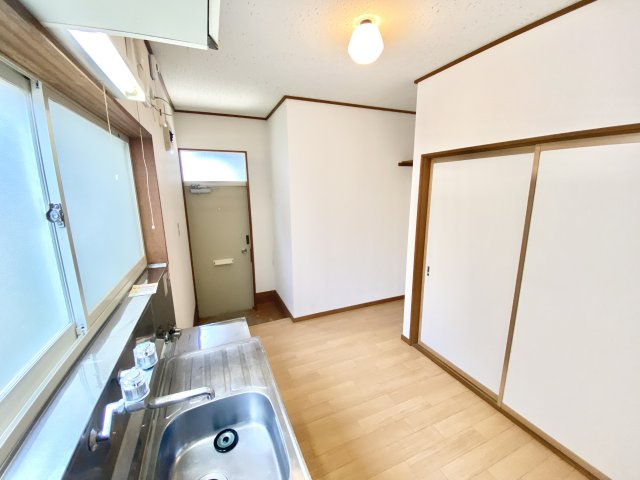 コーポ・アルファのキッチン|コンパクトなキッチンで掃除もラクラク