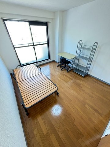 司ハイツの居間・リビング