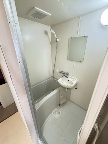 司ハイツの浴室