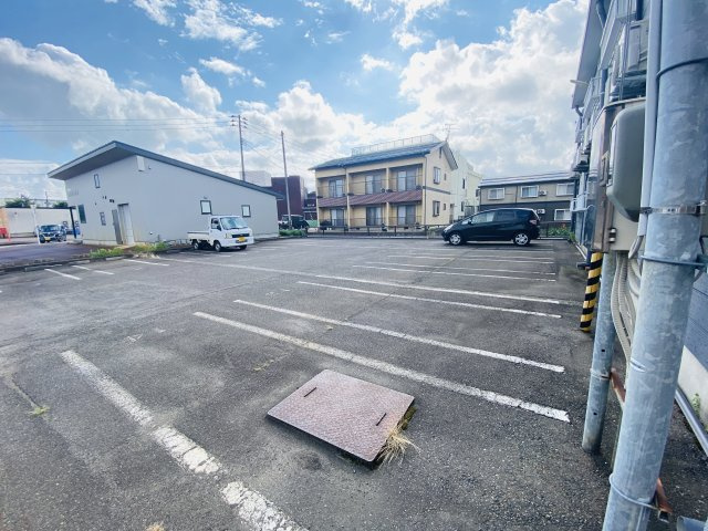 メイプルタウンの駐車場|駐車スペースもあります