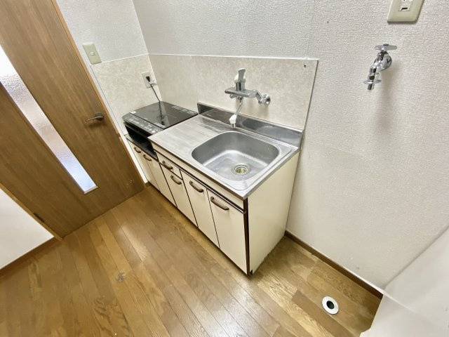 メイプルタウンのキッチン|コンパクトなキッチンで掃除もラクラク