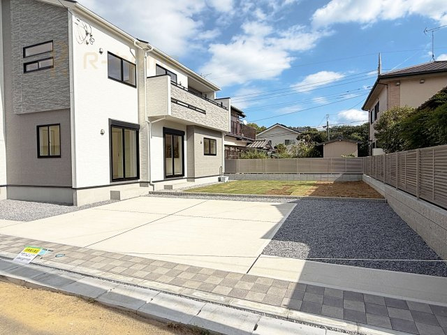 土浦市天川1丁目2期　新築戸建て　1号棟の駐車場|カースペースは2台お停めいただけます♪