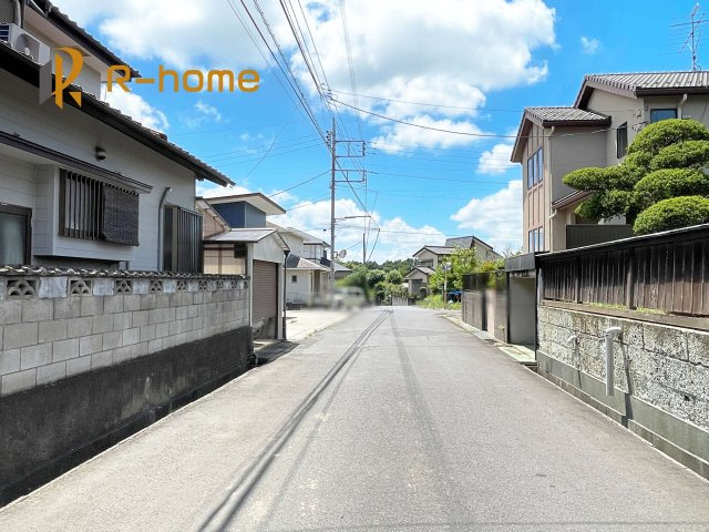 土浦市天川1丁目2期　新築戸建て　1号棟の前面道路含む現地写真|『今から見たい！』大歓迎です♪
お気軽にＲ－ｈomeまでお問い合わせください。