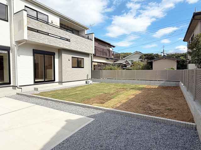 土浦市天川1丁目2期　新築戸建て　1号棟の庭|広々とした日当たりの良いお庭！立水栓付きで洗車や水やりもラクラク♪