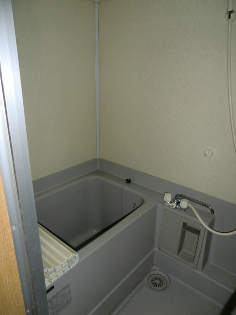 第5コーポヴィラの浴室