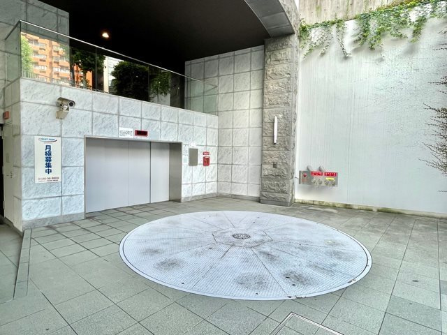 レジディアタワー乃木坂の駐車場