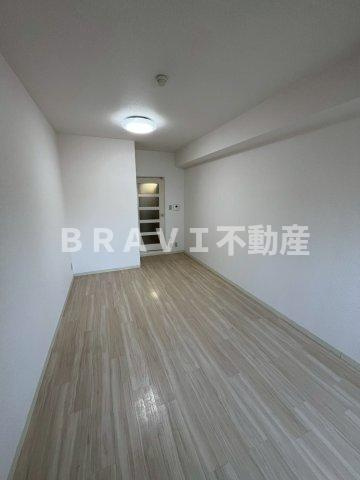 エルデ大手前　BRAVI不動産の居間・リビング|【エルデ大手前】使いやすいリビングです