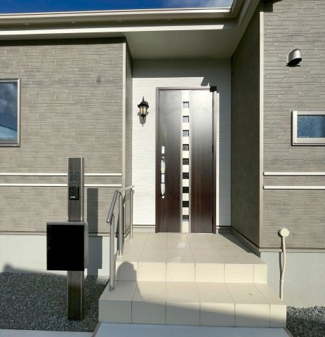 富士宮市大岩４６０番　新築戸建　全2棟　A号棟平屋のエントランス