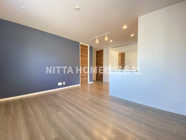 シャーメゾン　カーサ　デ　花音の洋室|お洒落なリビングで快適ライフ(*^^)