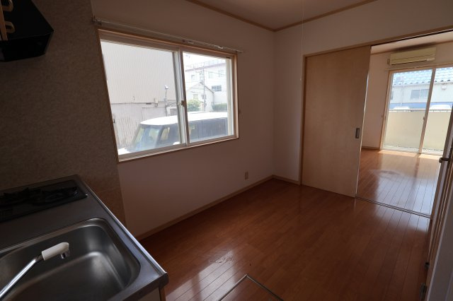 メゾンN　B棟の居間・リビング