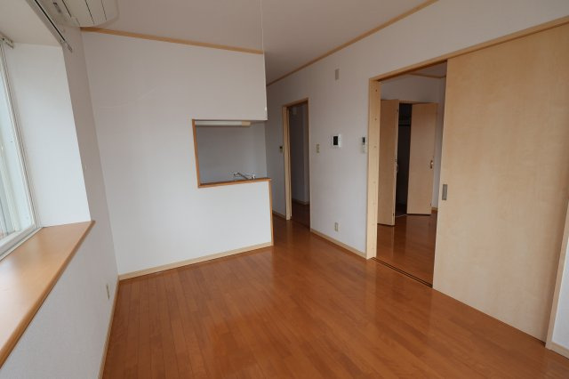 メゾンN B棟の居間・リビング