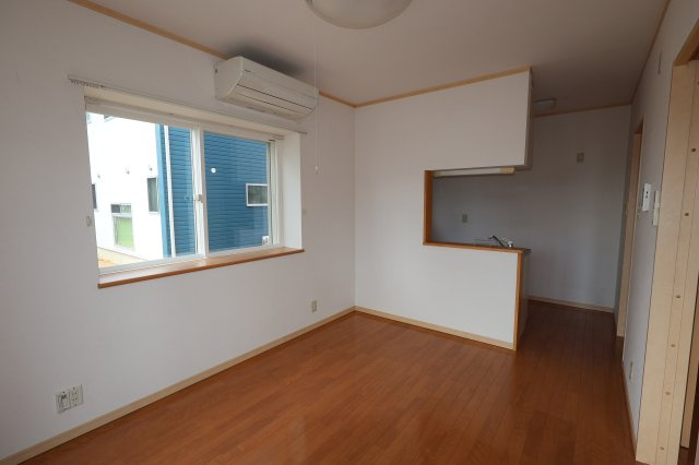 メゾンN B棟の居間・リビング